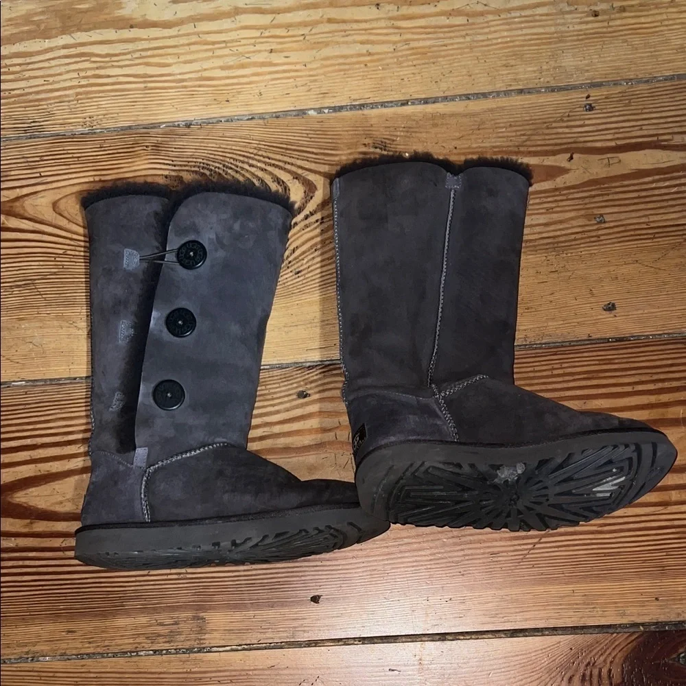 UGG Women's Bailey Button Triplet Black Suede Sheepskin Tall Boots Size 10
